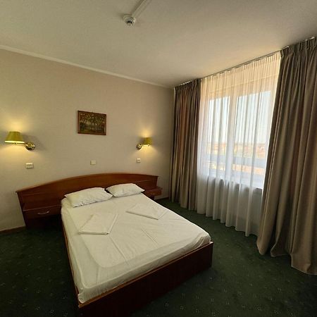 Hotel Aurora Сату-Маре Экстерьер фото