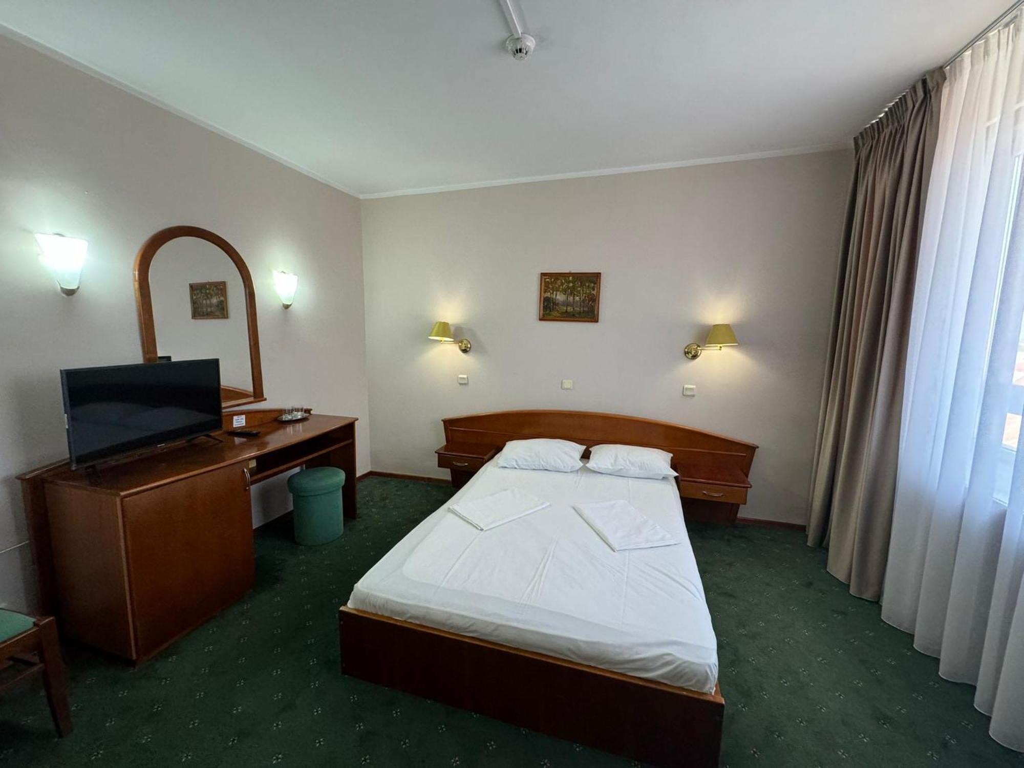 Hotel Aurora Сату-Маре Экстерьер фото