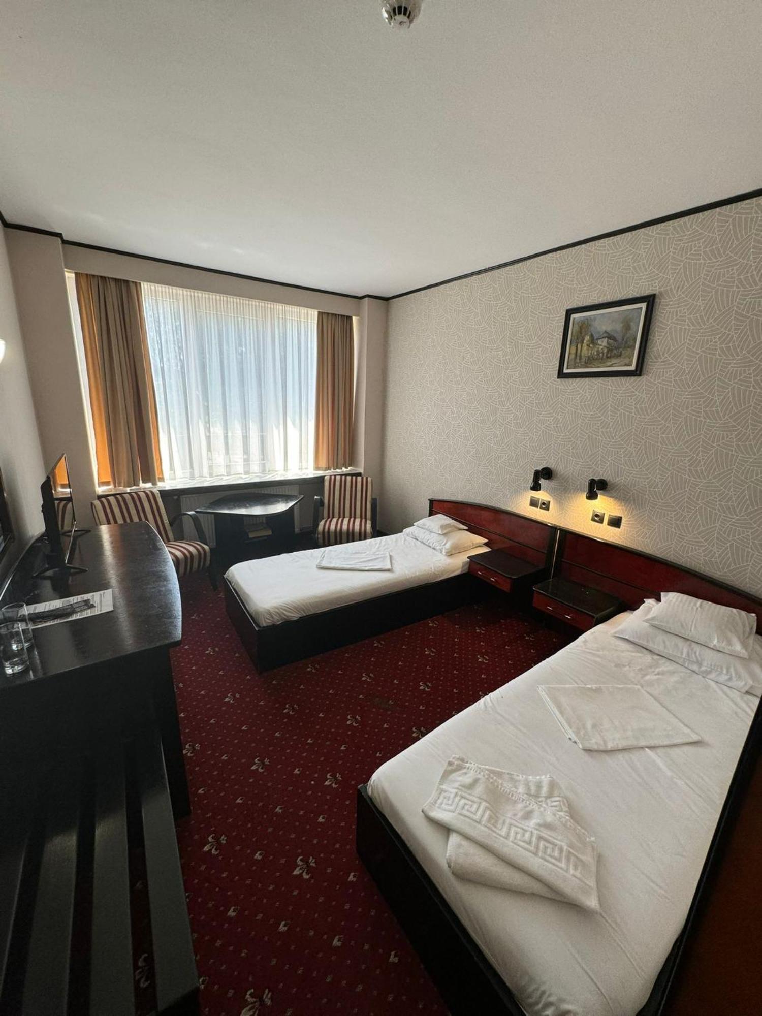 Hotel Aurora Сату-Маре Экстерьер фото